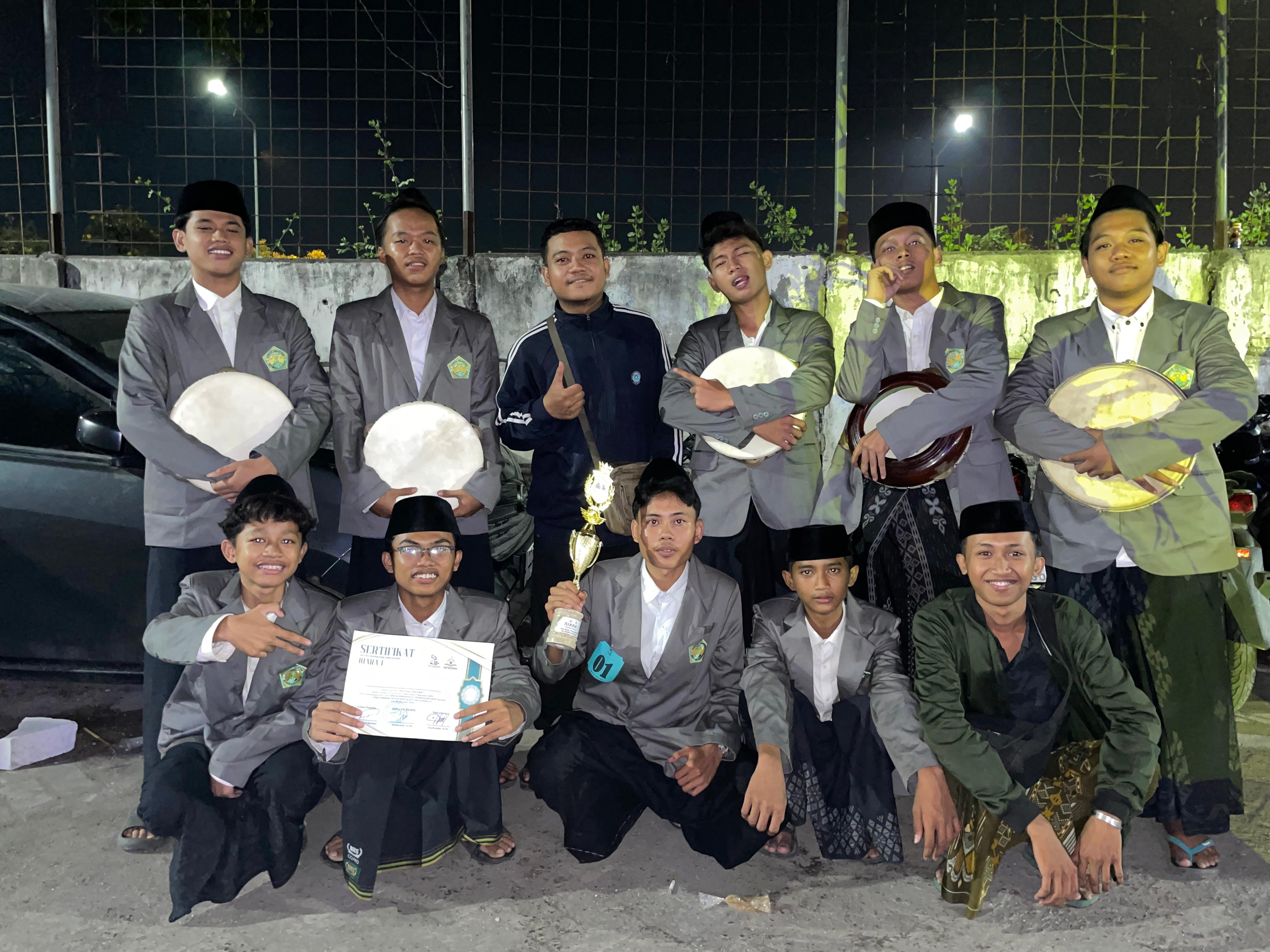 Foto Bersama Tim Hadrah PPYU